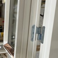 Kolmen Ristin kirkko, ikkuna avattuna